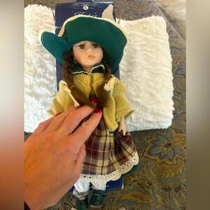 Kate’s Porcelain dolls are of the finest Vintage dolls